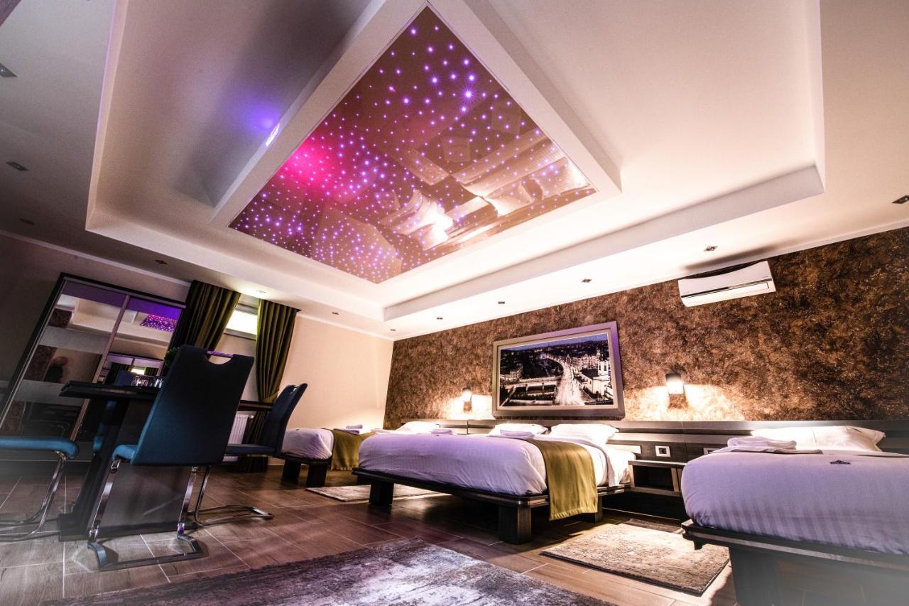 Hotel Novotheos Орадя Экстерьер фото